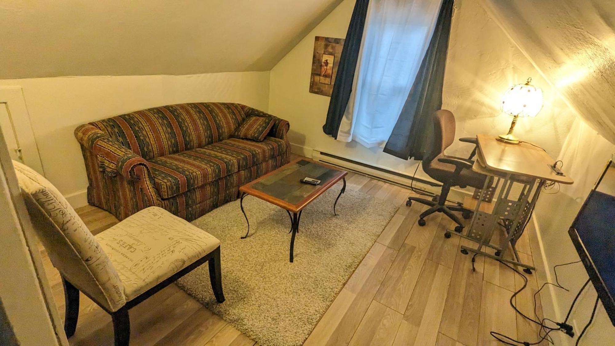 Cozy Downtown One Bedroom Free Parking Kingston Exterior foto